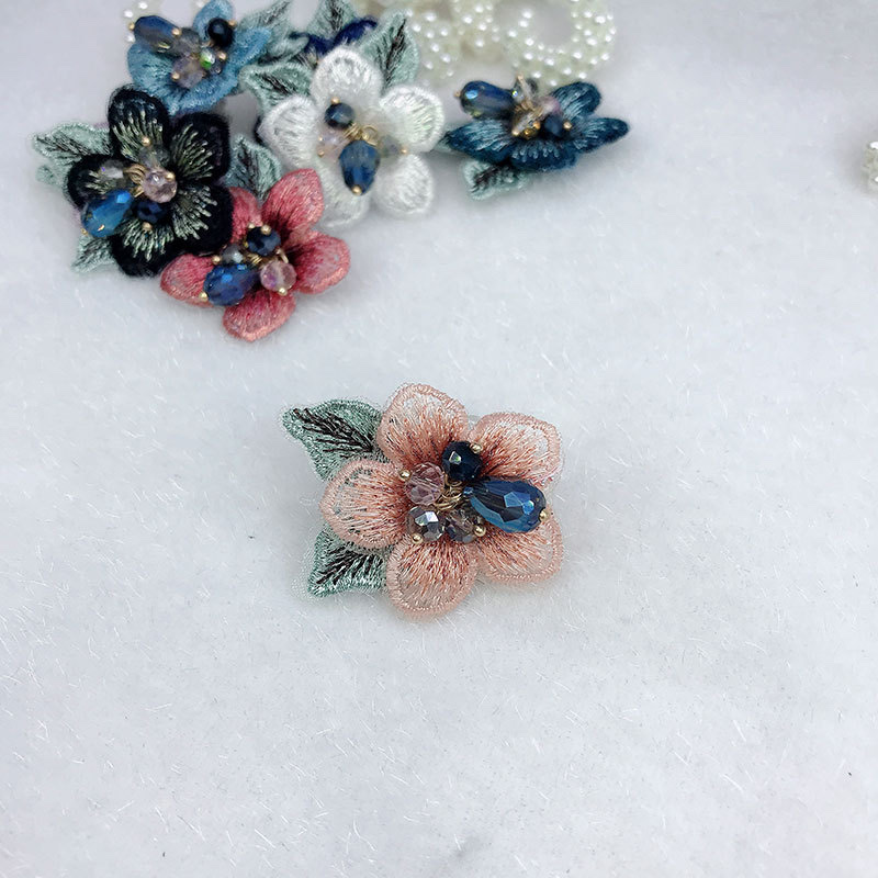 Embroidery, retro small flower diy clothing accessories, brooches, hairpins, scarves, hats, ornaments and accessories Application Scenario