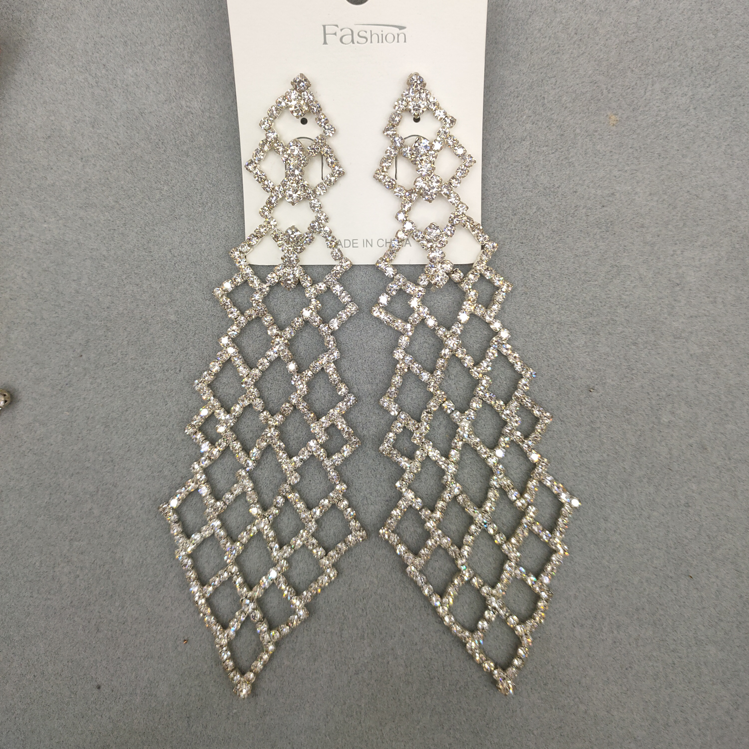 Long tassel earrings exaggerated flower earrings simple long temperament earrings flash diamond earrings new tide 3008