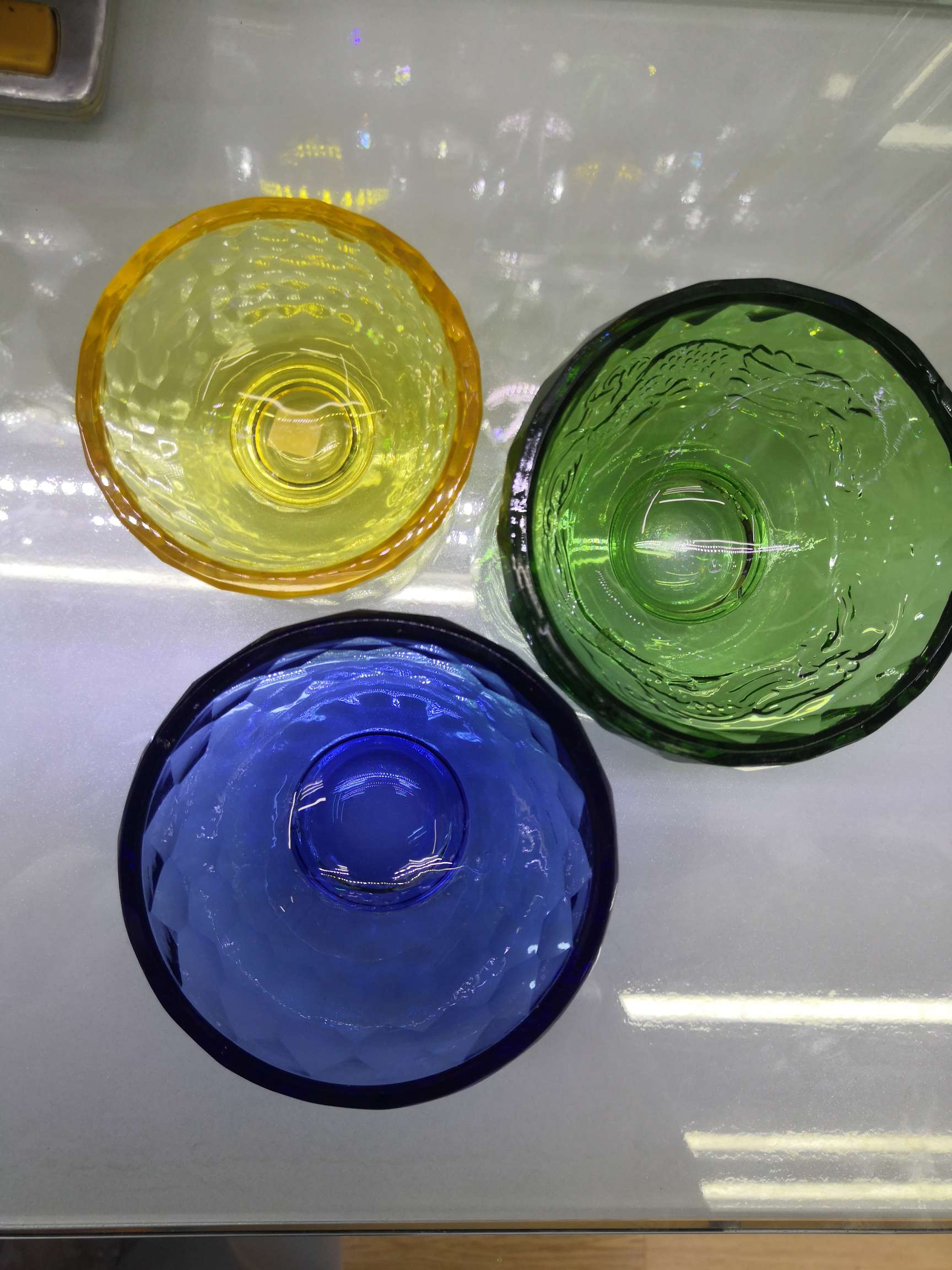 Yiwu yanfan crafts 7951 tienda para hombres y mujeres con el mismo estilo de cristal Item Picture