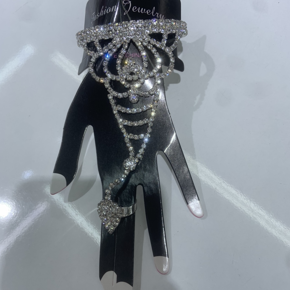 Rhinestone hand back chain 32