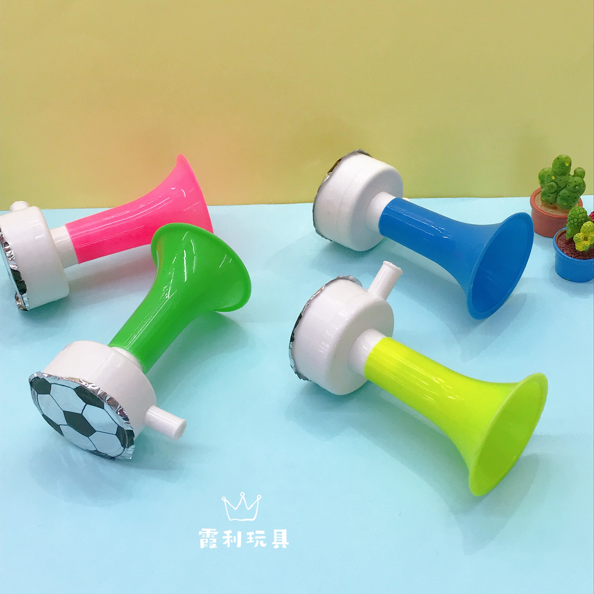 A small trumpet children's plastic toy gift to cheer up the party detail image 4