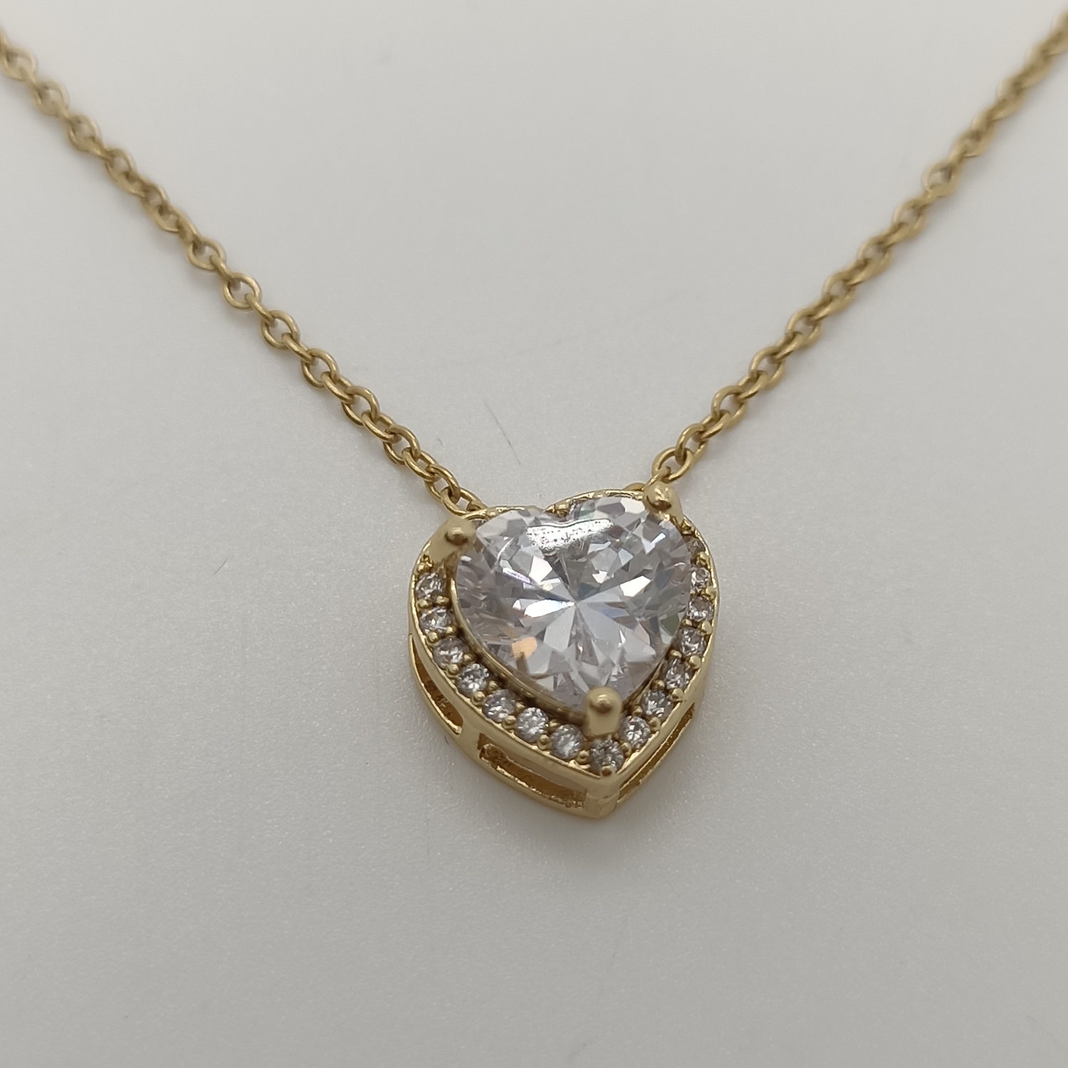 Heart zirconium-inlaid necklace