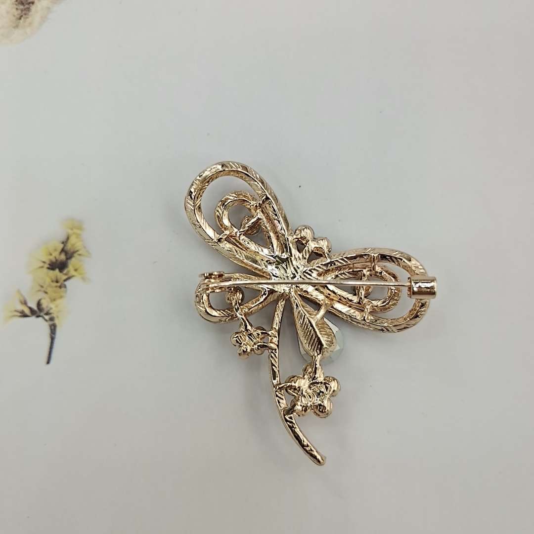 Butterfly Brooch Size 7 full figure