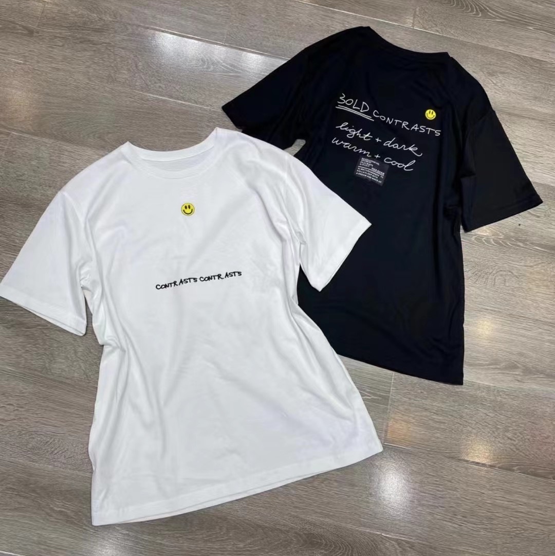 T-shirt c