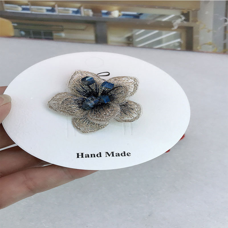 Long tassel luxurious embroidered organza flower crystal collarbone collar, a niche evening party light luxury necklace accessory Item Picture