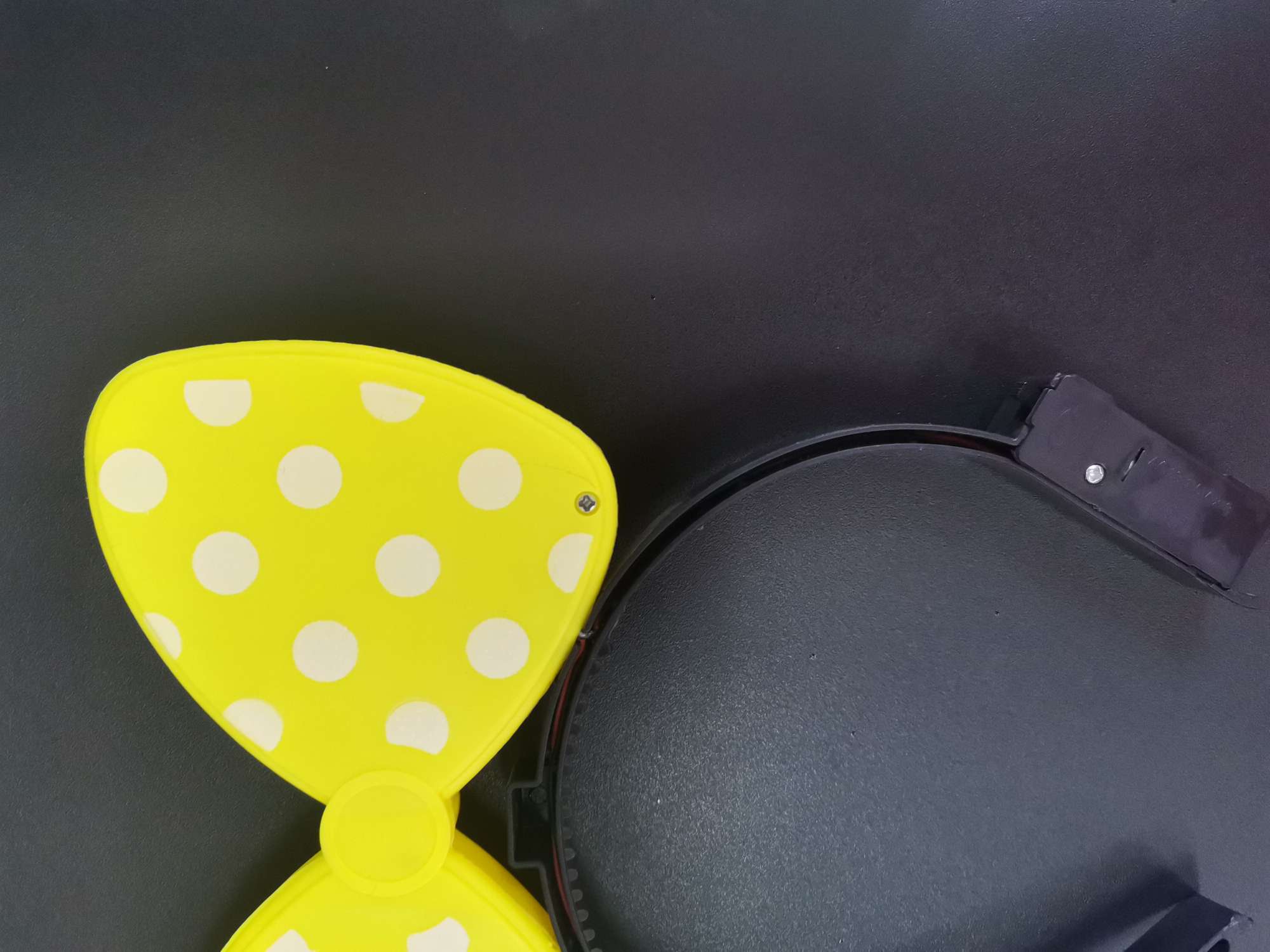 Bow details Picture