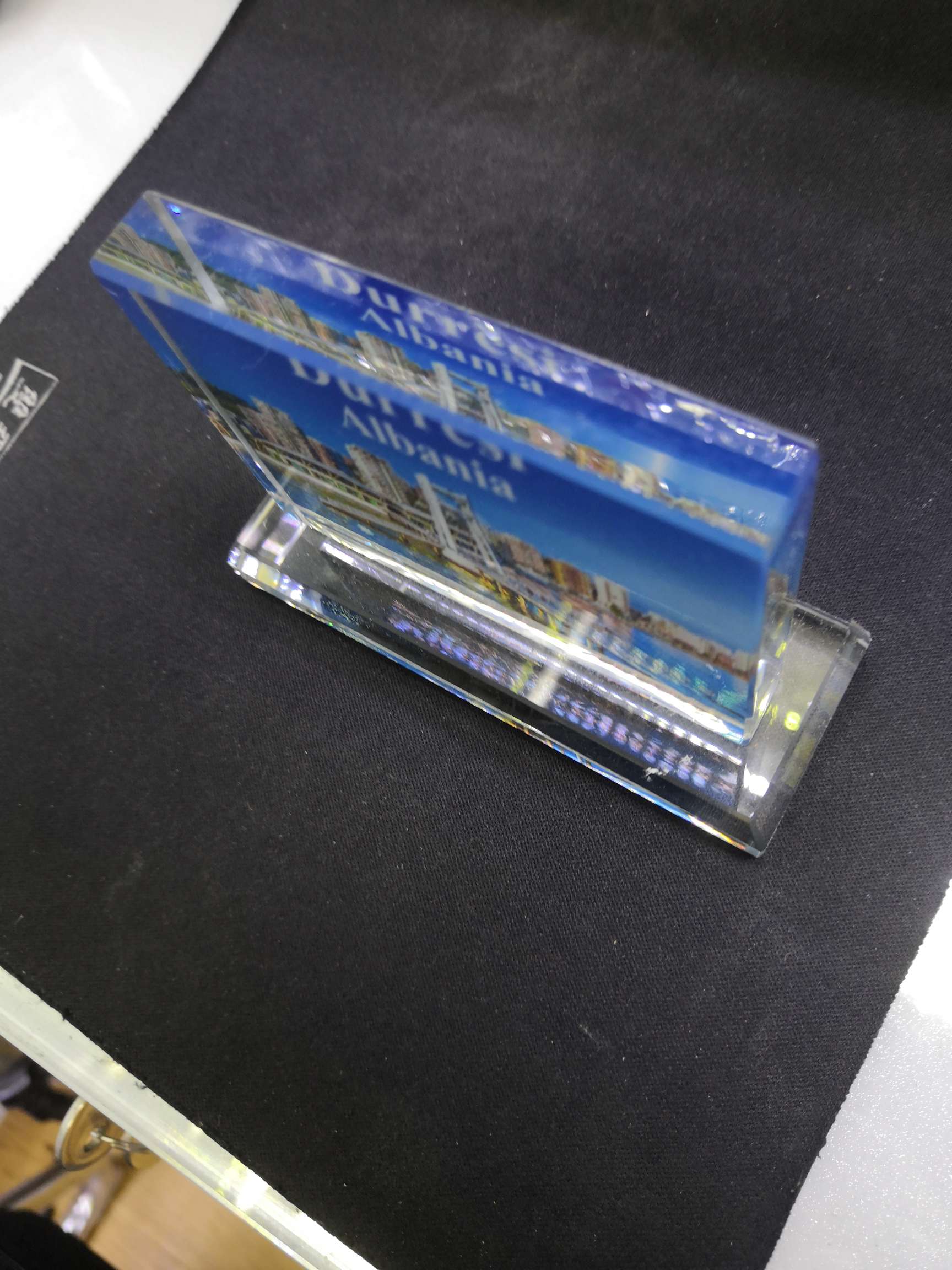 Yiwu Yanfan Handicrafts Store 7951 offers gender-specific crystal ornaments and colorful paper signs Application Scenario