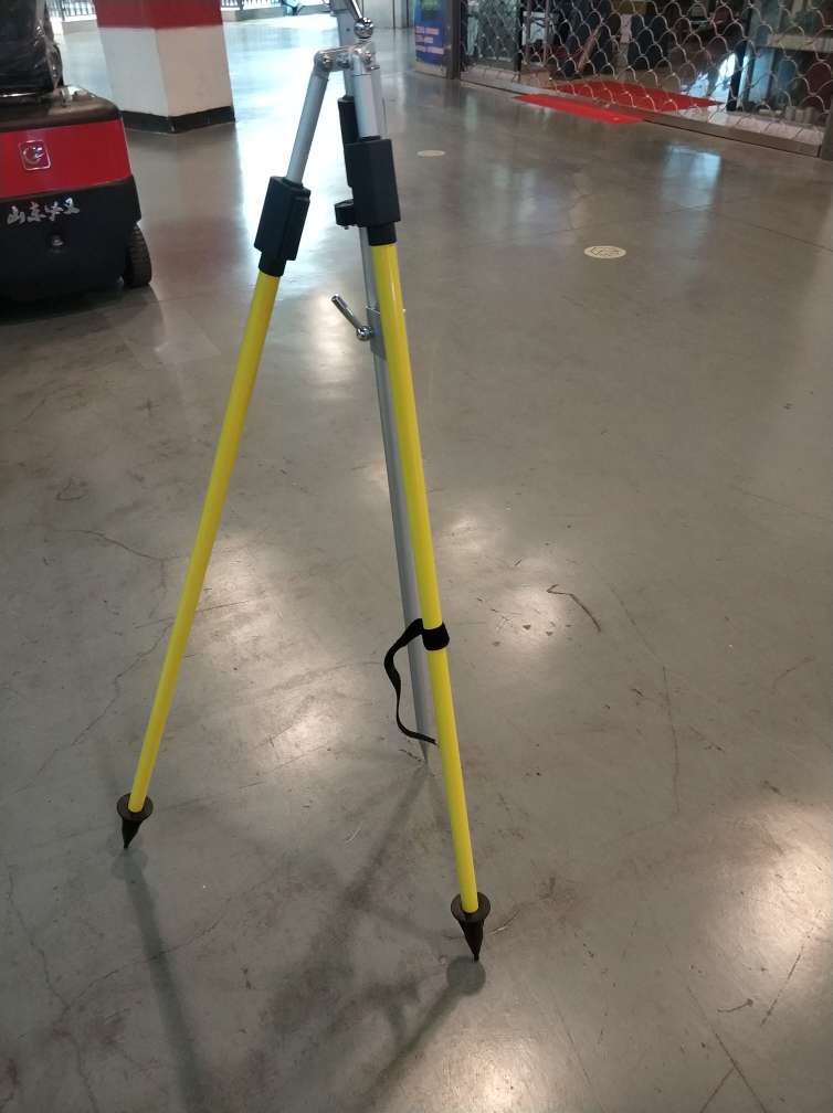 The float aligns with the pole tripod details Picture