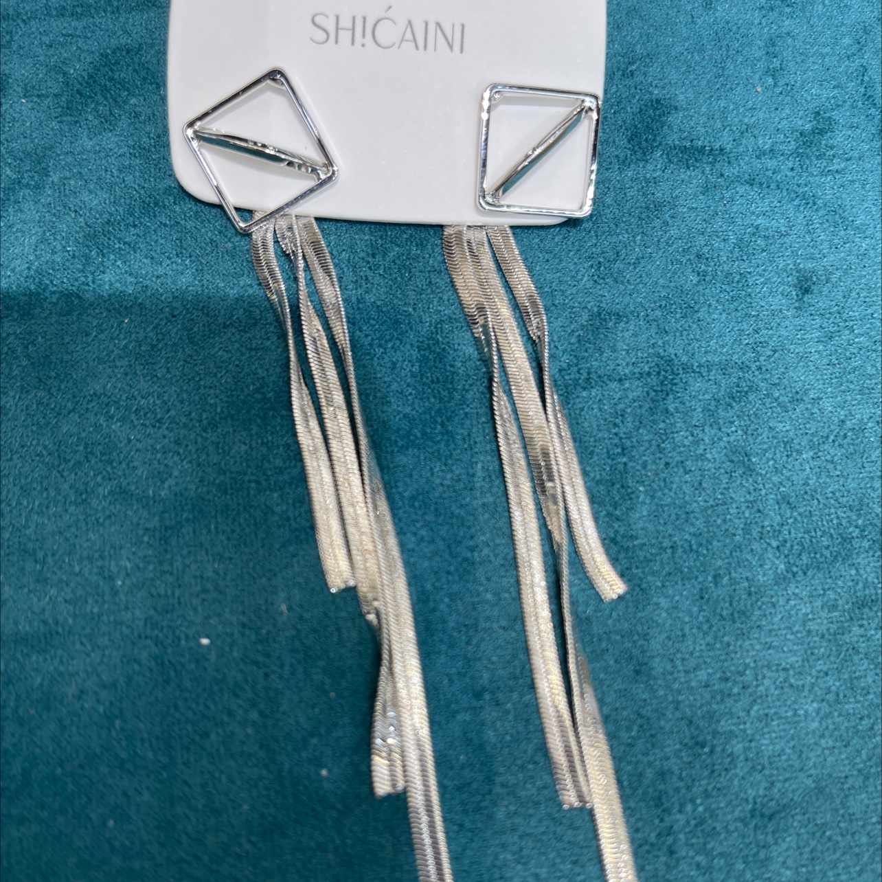 光面前后戴流苏
