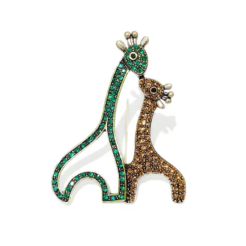 European and American fairy tales and a mother's cute little deer brooch, high-end women's suit accessory brooch, fashionable and cute brooch