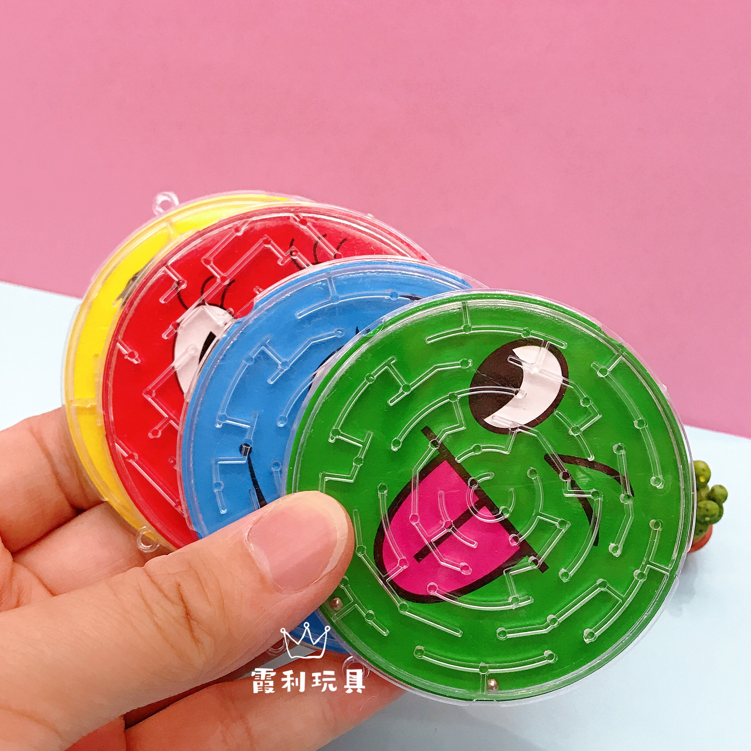 Smiling Face Maze 7cm Children's educational plastic toy gift Gacha Application Scenario