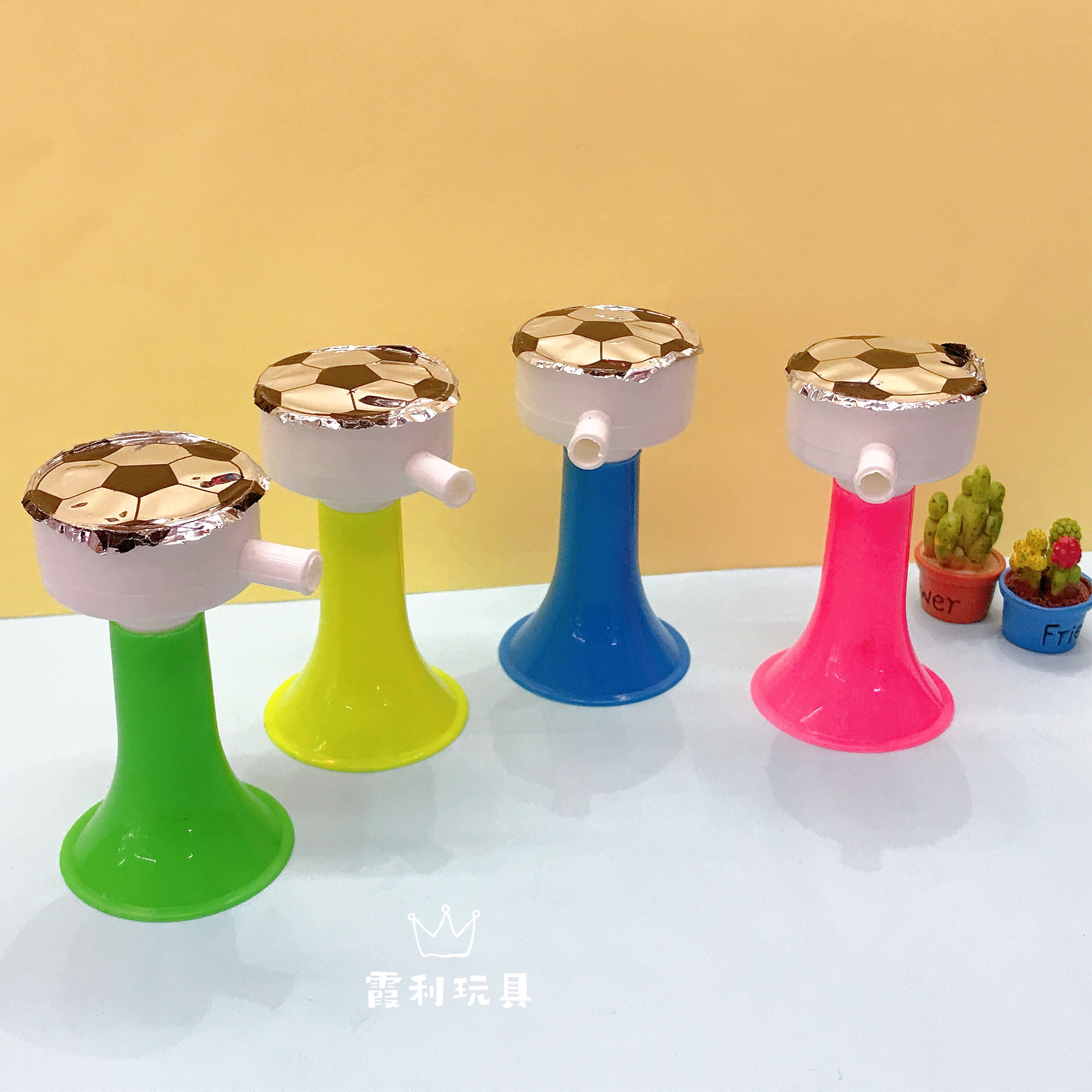 A small trumpet children's plastic toy gift to cheer up the party detail image 1
