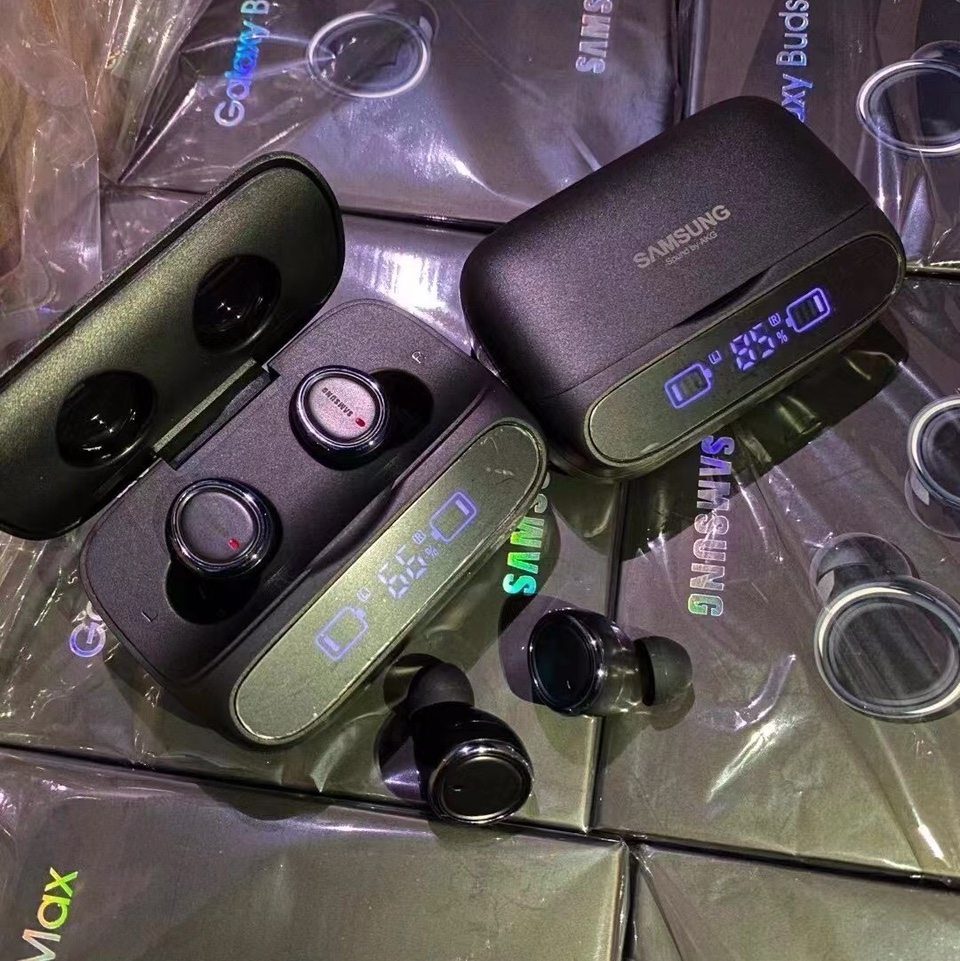 Buds M11W digital display ➕ mobile power supply