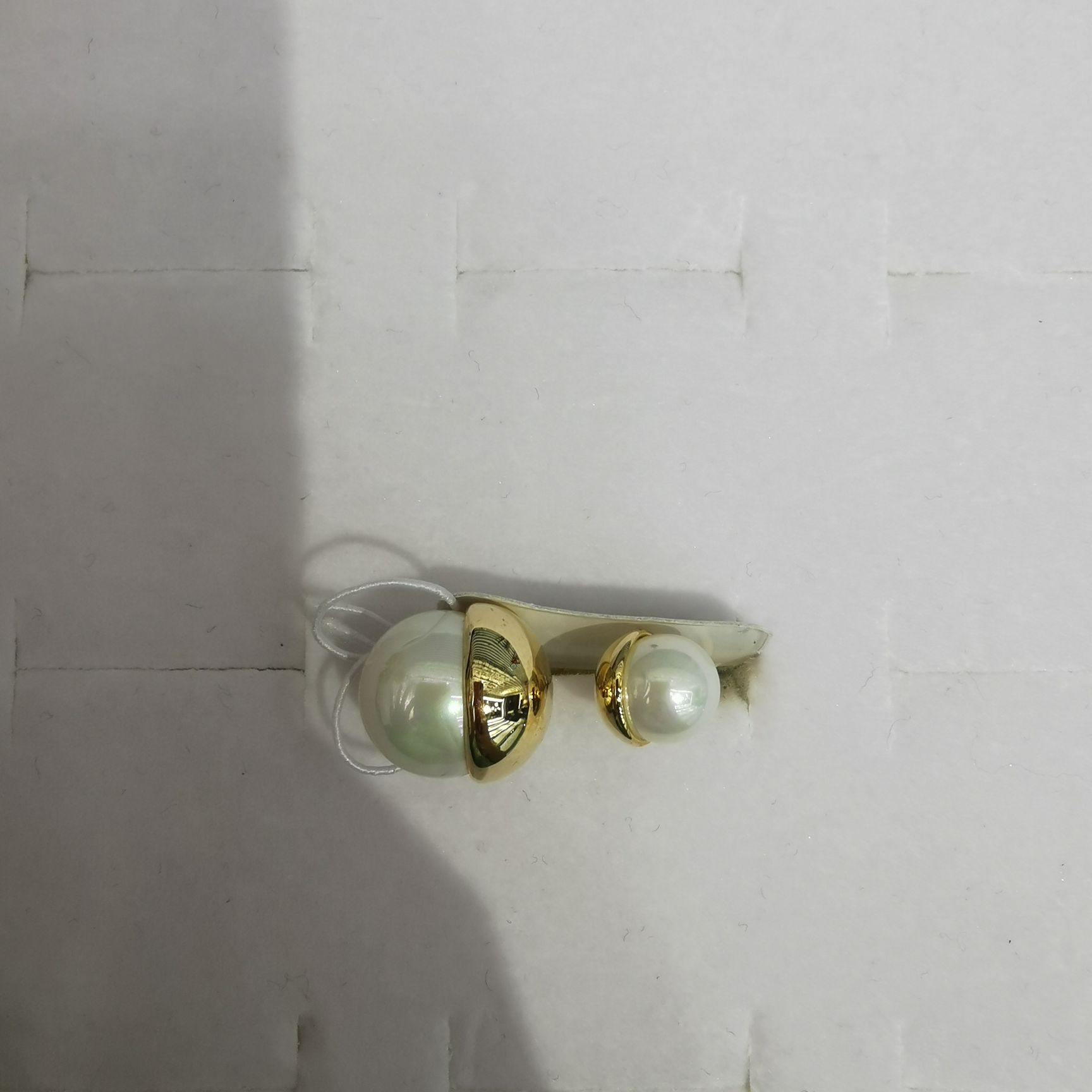 Nice 2 pearl rings