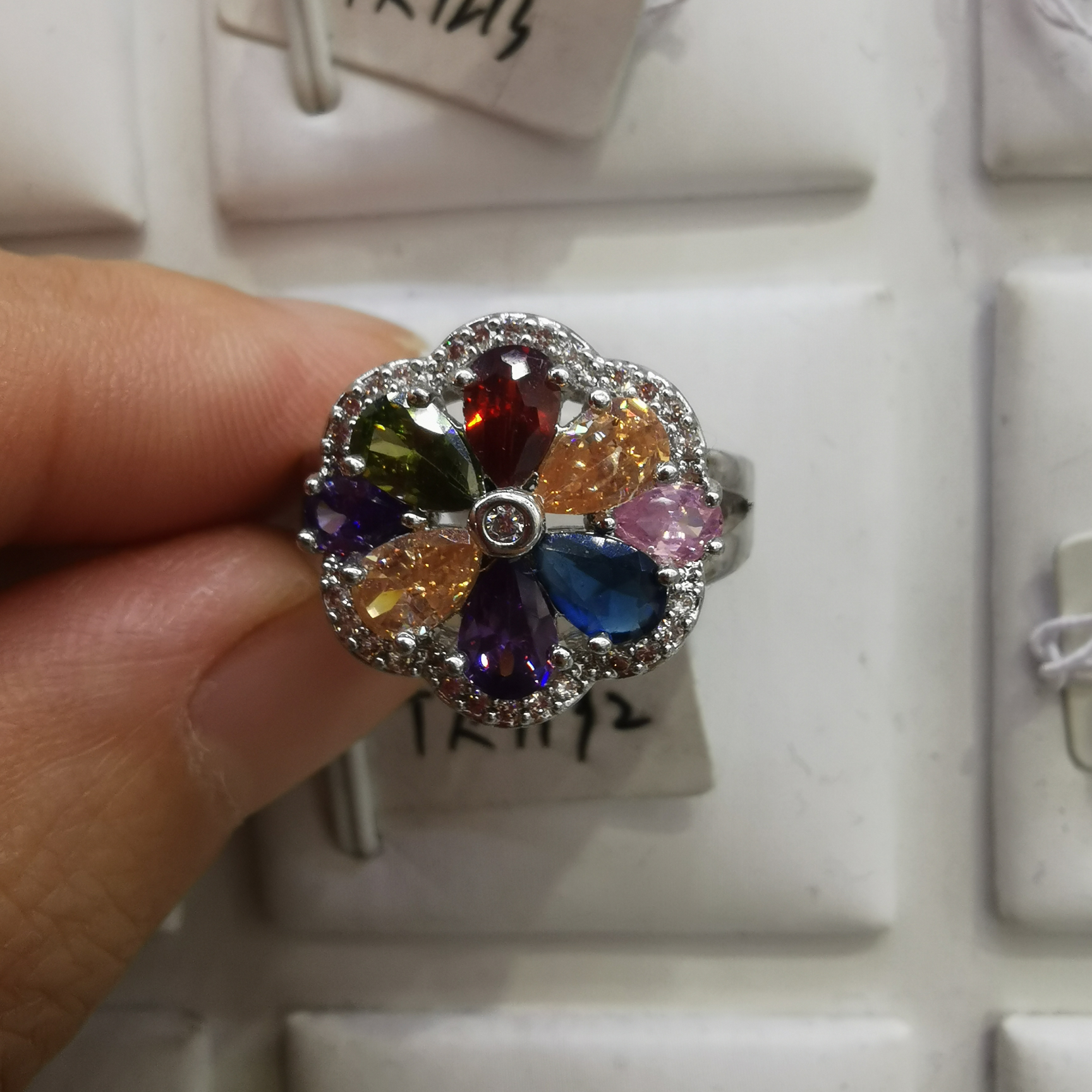 Colorful zircon rings are a hit full figure