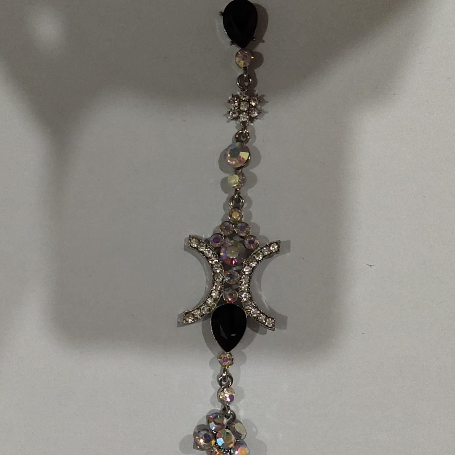Fashion pins,