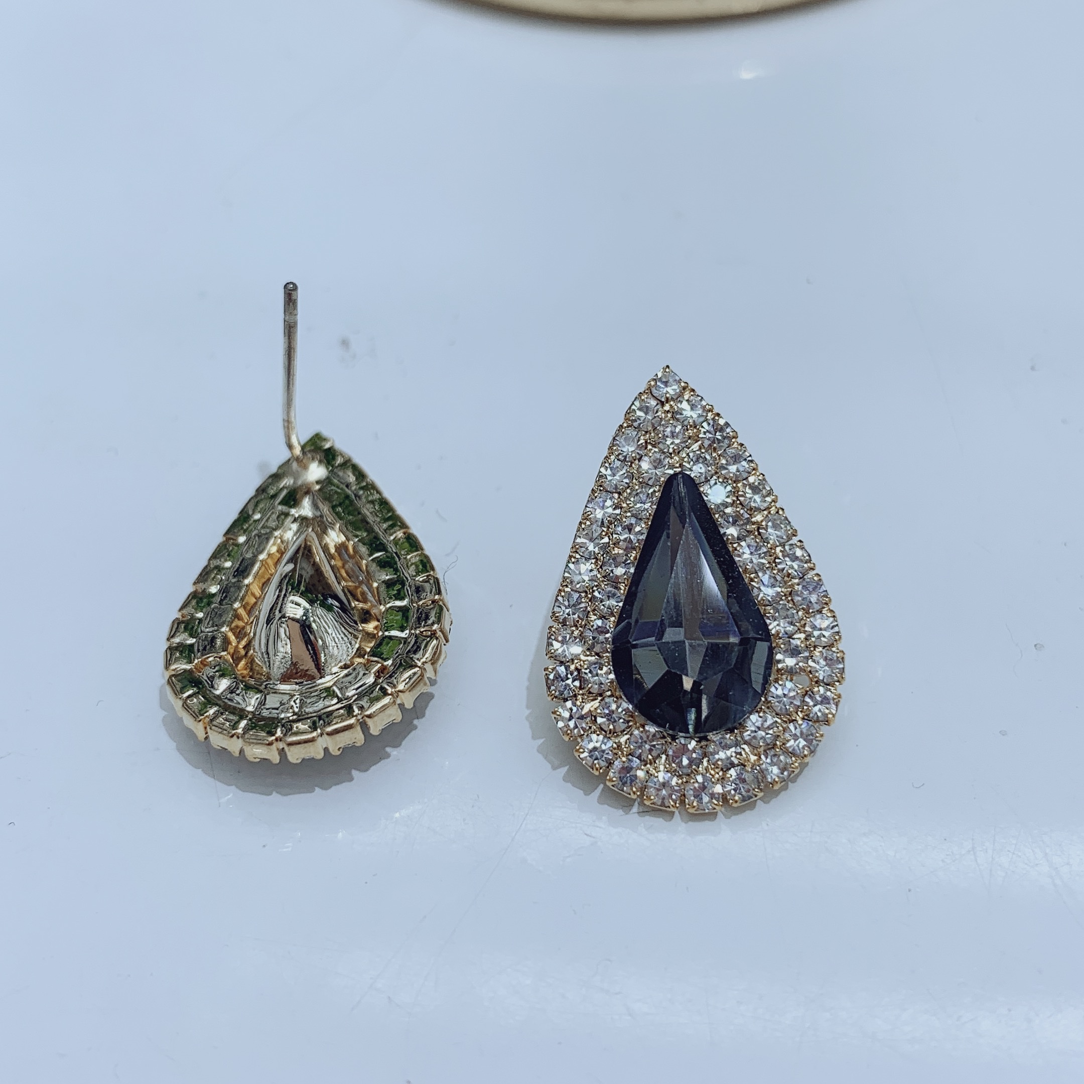2021 Grey glass claw chain teardrop stud 925 silver needle, simple, elegant and fashionable Korean style casual Application Scenario