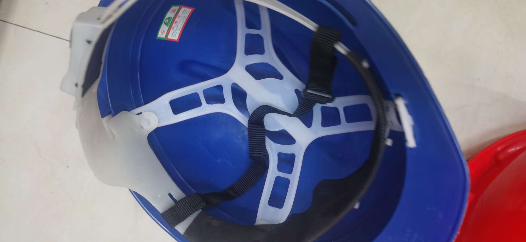 Small V dust cap detail image 5