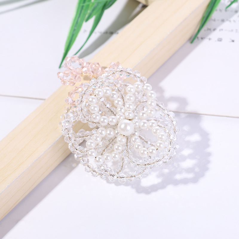 Korean-style flower girl earrings, asymmetrical Daisy flower style, Korean-style style earrings, new trendy earrings Item Picture