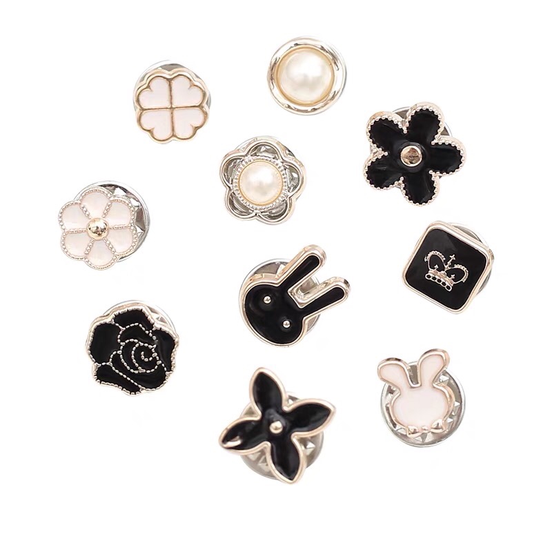 Anti-slip pearl brooch buckle Women's summer shirt collar pin accessories Invisible buckle pin fixed clothes