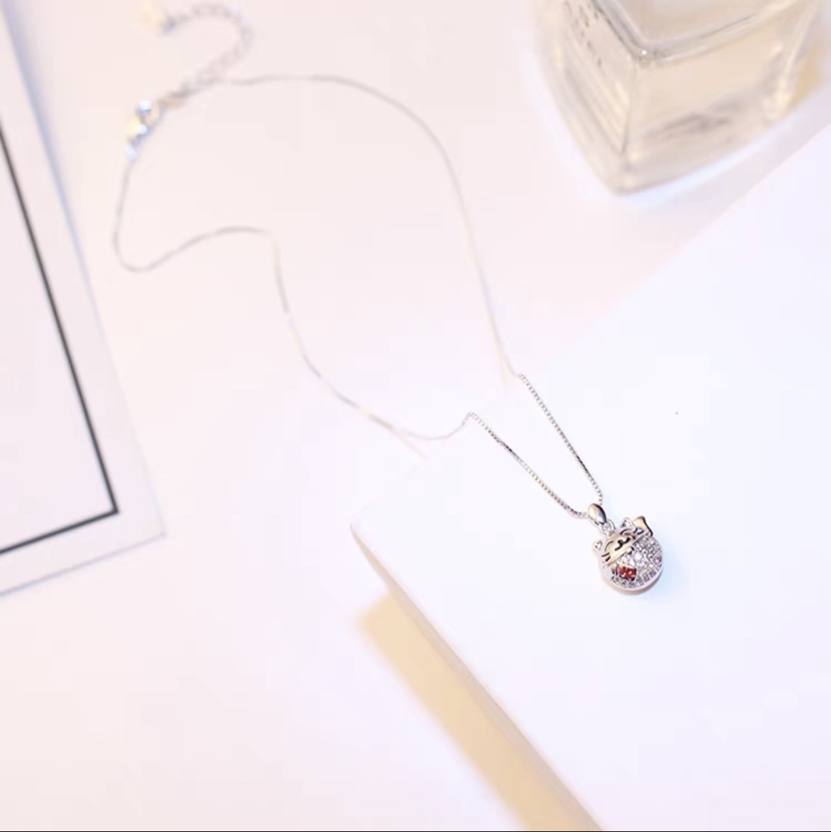 Wealth cat clavicle chain
