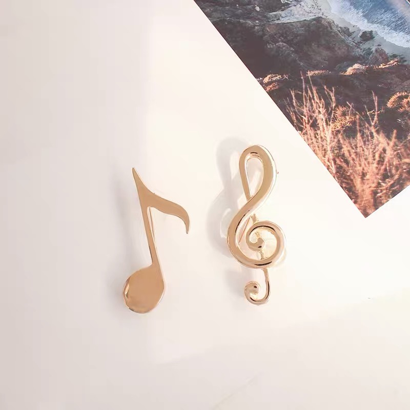 Japanese cute gold note personality brooch Korean Korean version creative jewelry clothing and hat ornament pin woman