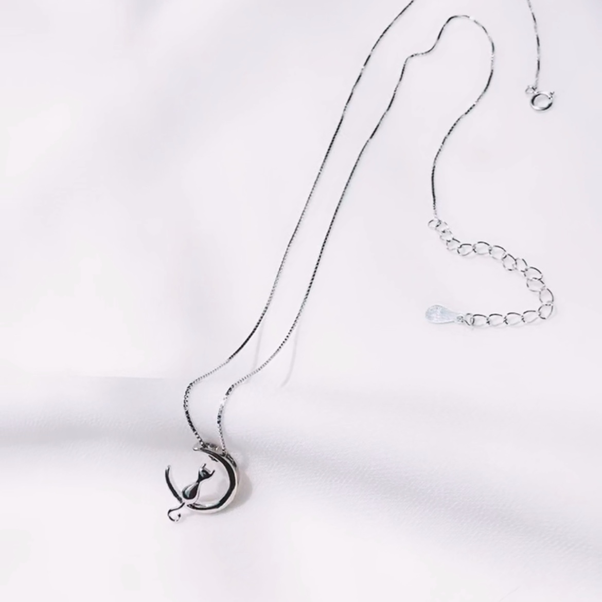 Girly cat collarbone chain