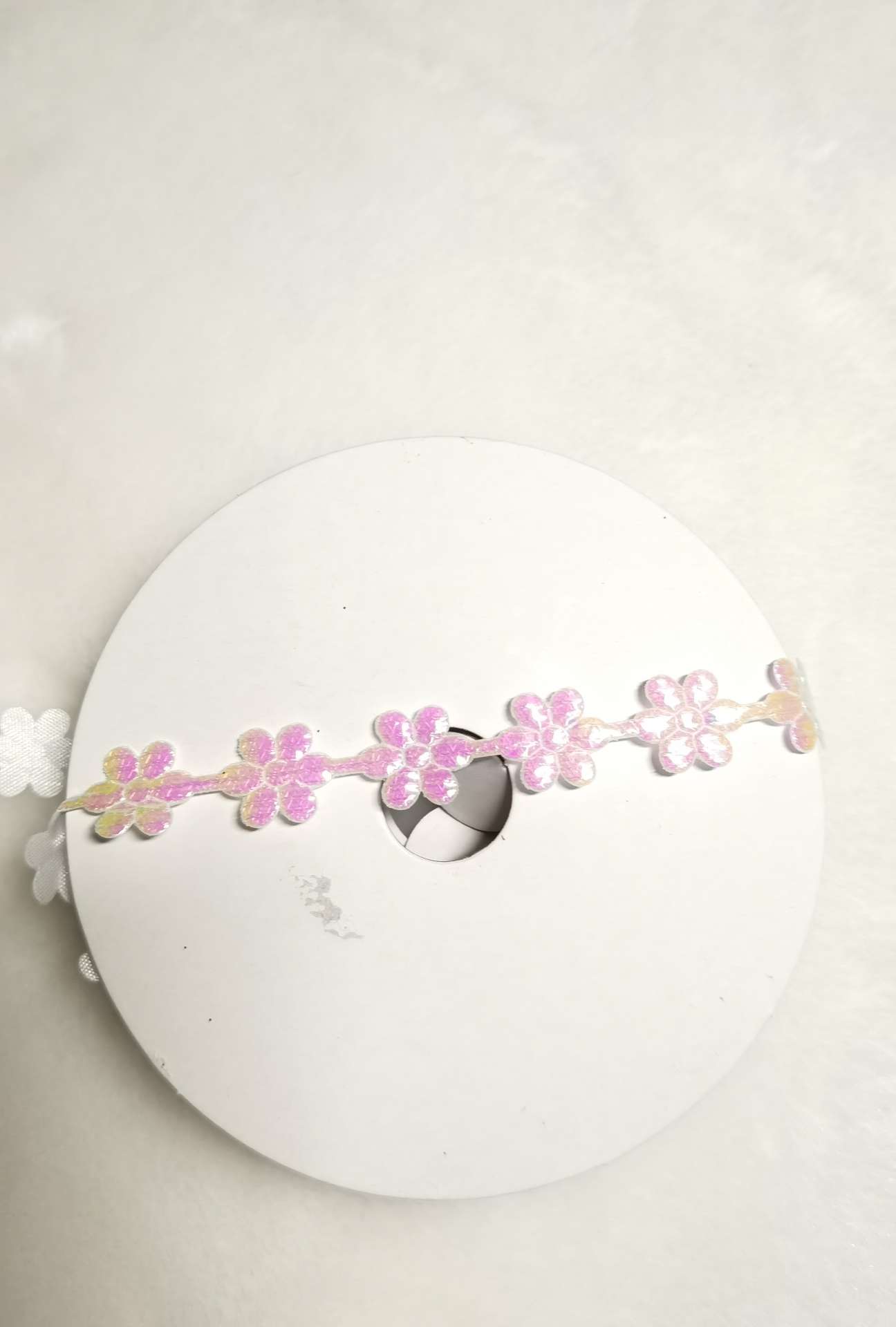 1.2  CM 中号梅花彩白色，圣诞，玩具，服装，工艺，喜庆，饰品，文具，卡片，包装，等等各种厂品上都可以撘配产品图
