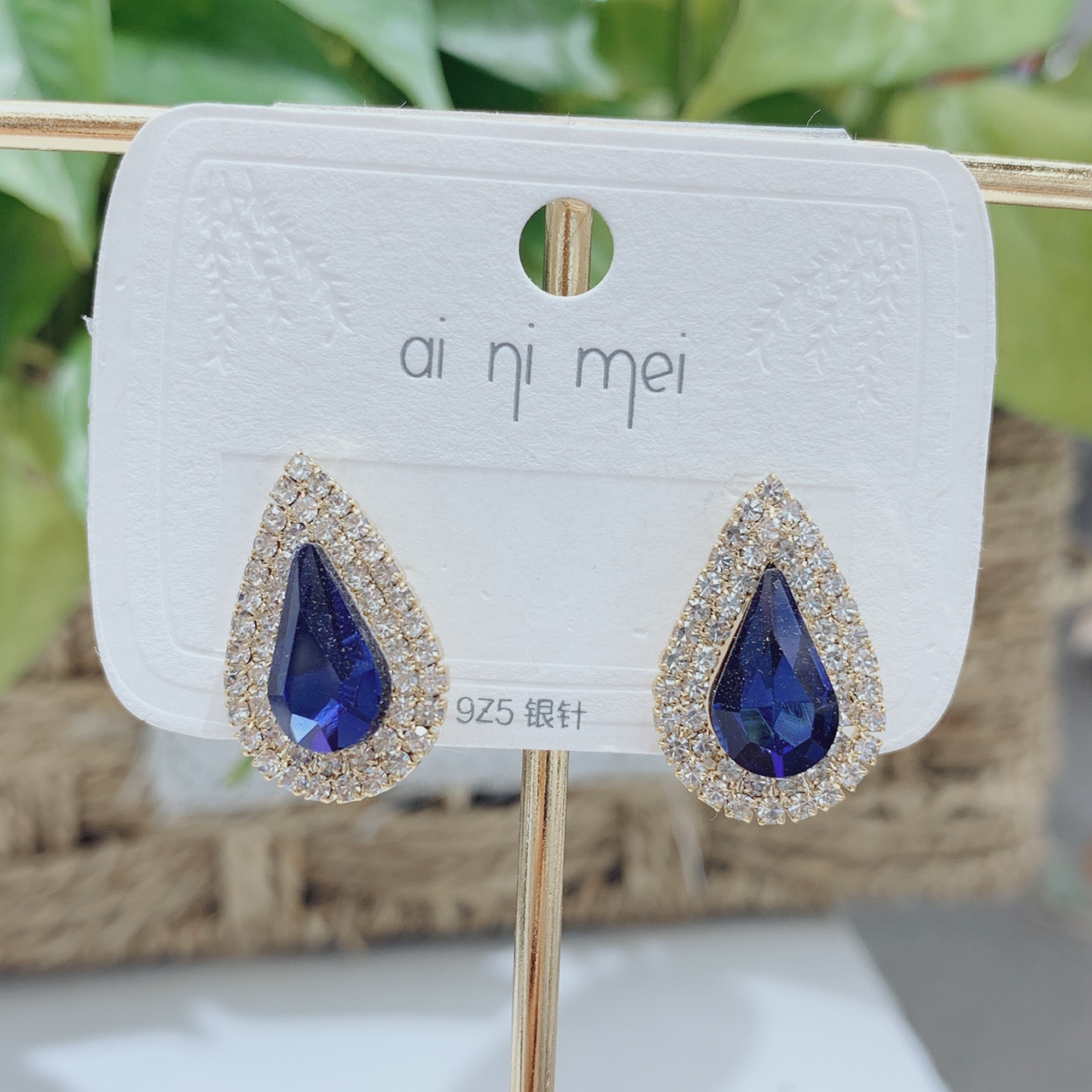 2021 Blue glass claw chain teardrop stud 925 silver needle, simple, elegant and fashionable Korean style casual