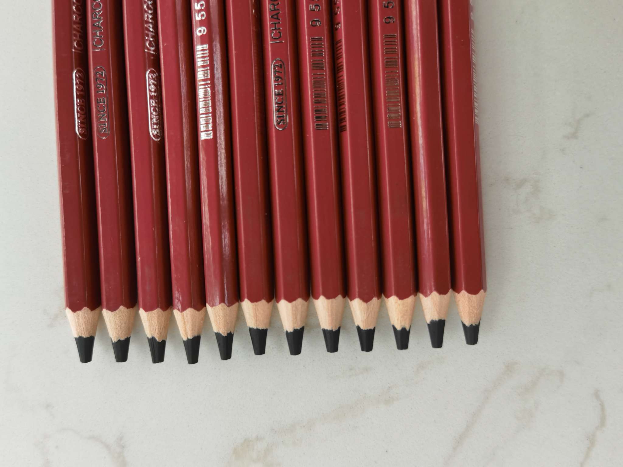 高品质软、中、硬素描绘画用黑炭素笔详情图1