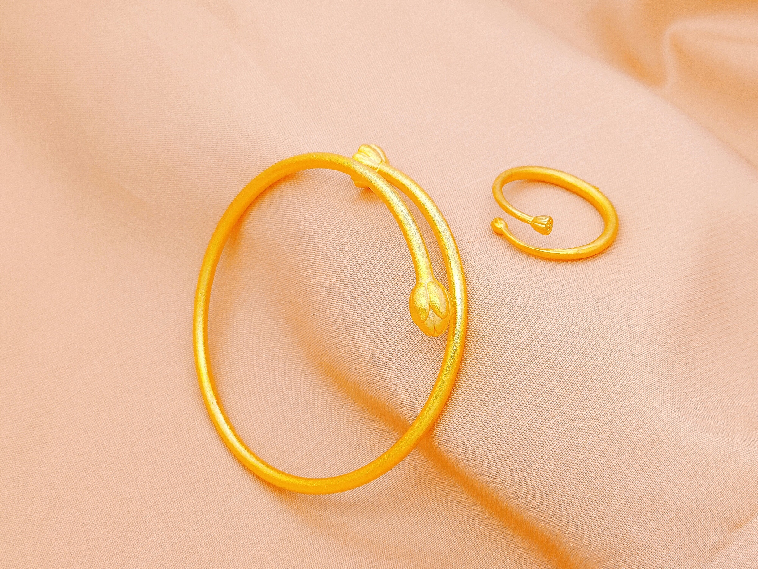 莲花沙面四件套装饰品，黄铜材质，真空电镀白底实物图