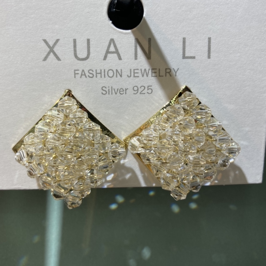 新款爆款耳环7炫丽时尚珠宝推出925银镶嵌璀璨水晶耳环尽显高贵典雅
