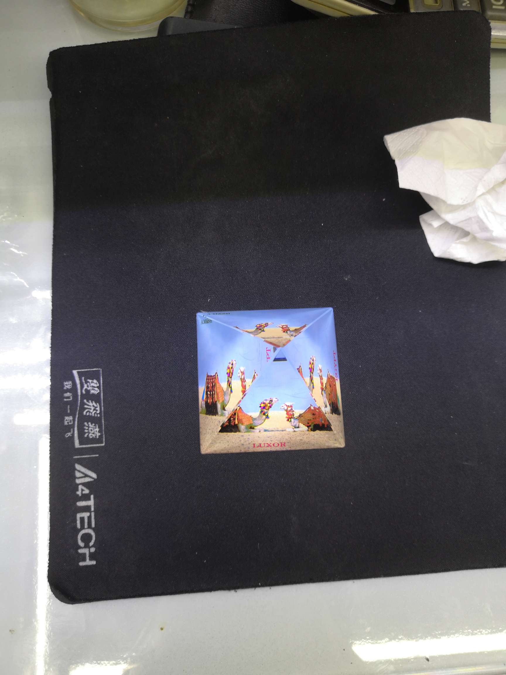 Yiwu Yanfan Handicrafts Store 7951 offers men's and women's same style crystal ornaments and colorful crystal pyramids details Picture
