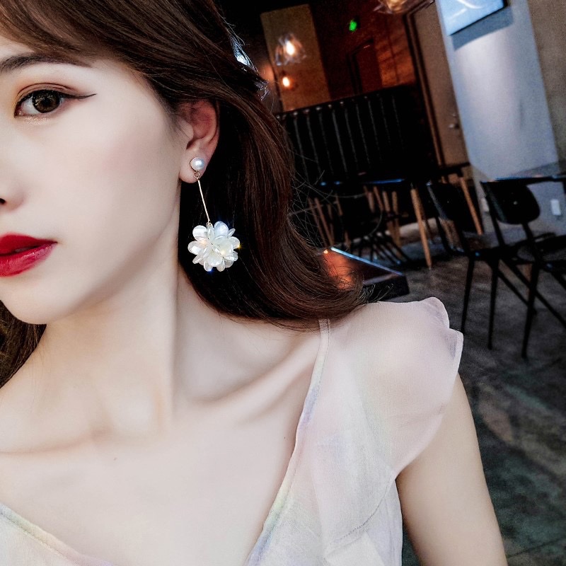 珍珠花球耳环超仙网红女长款耳钉气质流苏耳饰个性夸张时尚耳坠女
详情图5