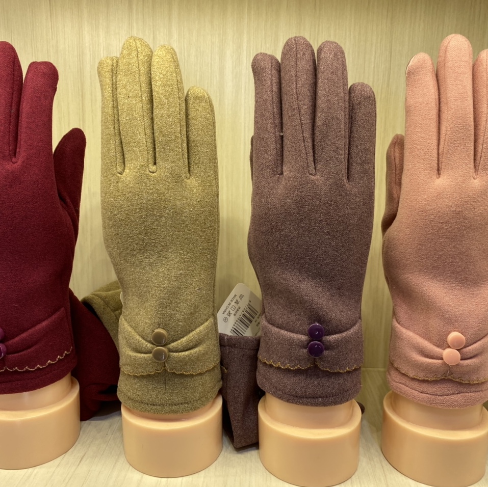 Women's self-heating curved buckle gloves