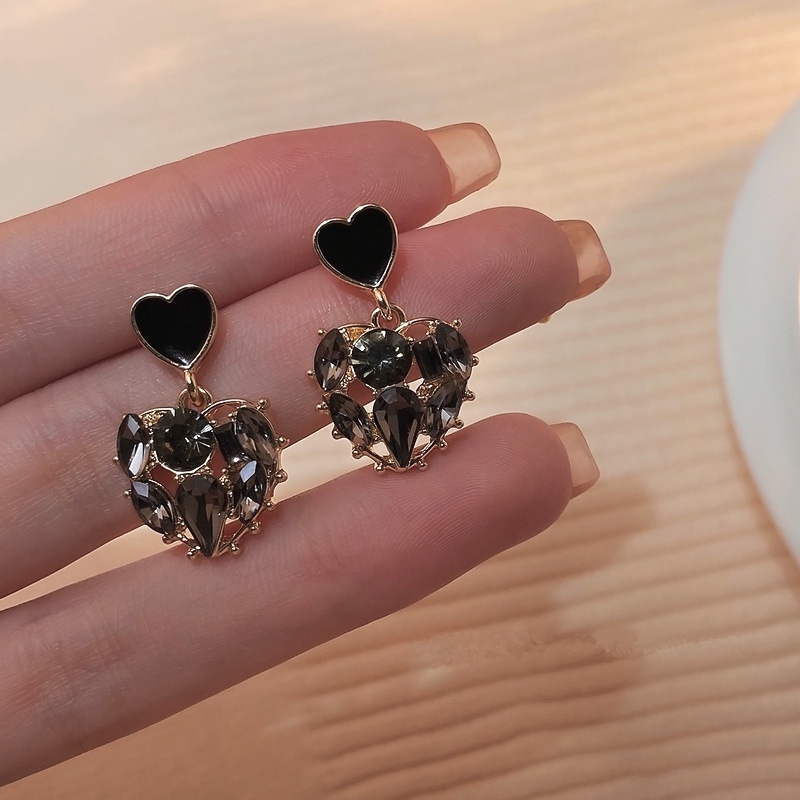Black peach heart grey glass earrings, elegant shape