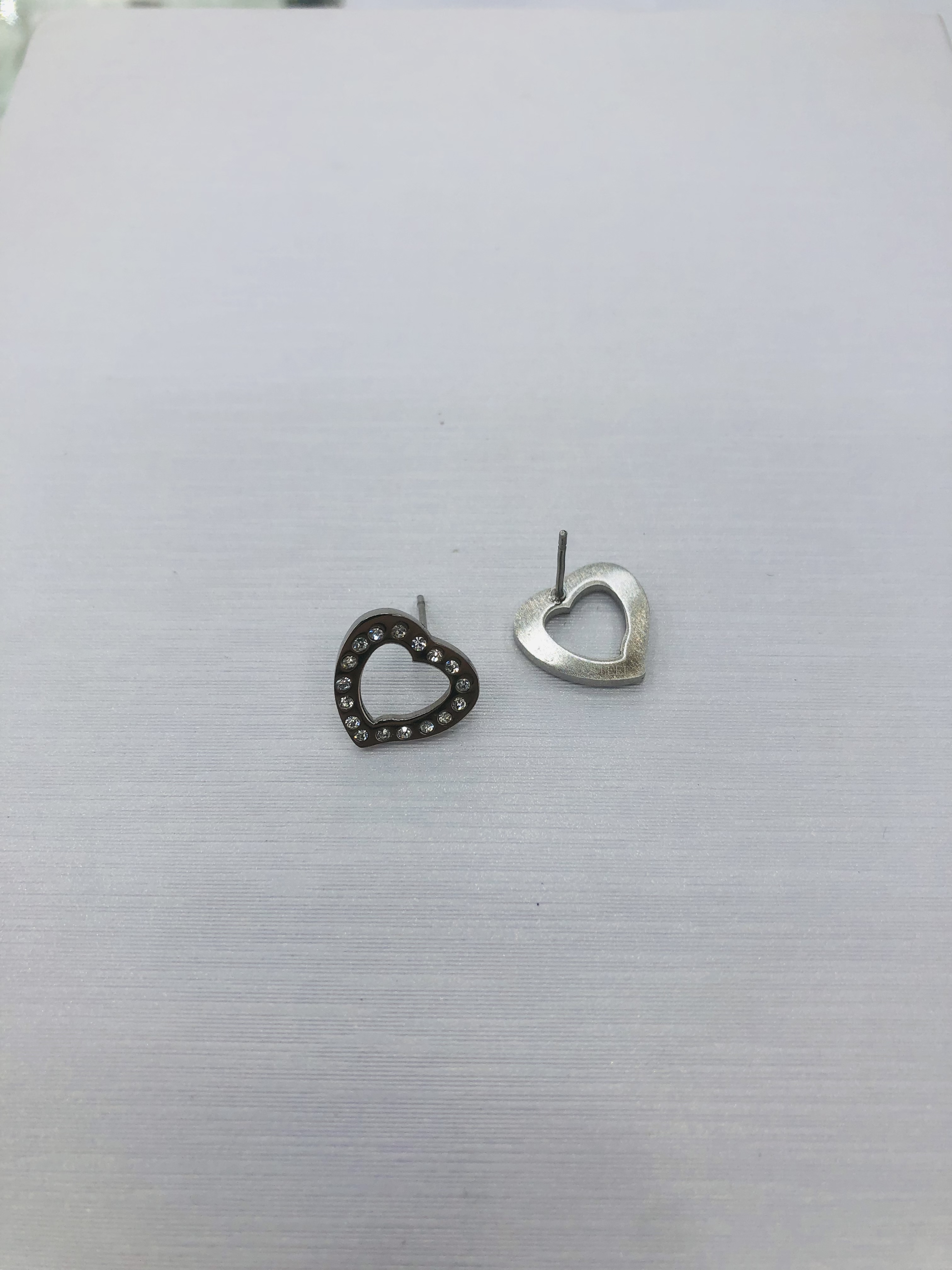 Small and simple Korean-style stainless steel ear studs for girls 14 details Picture