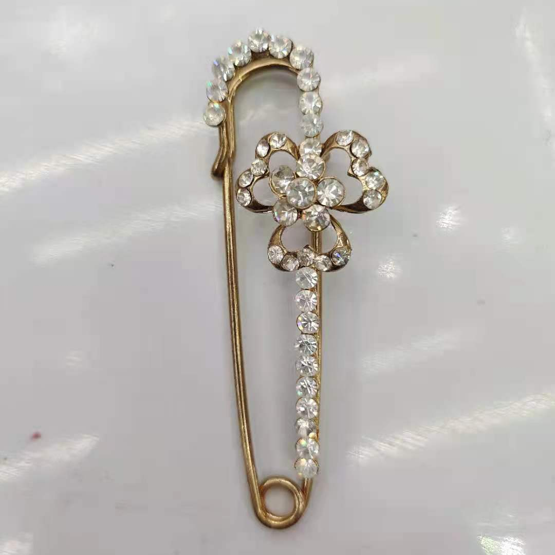 Fashion pin 653 thumbnail