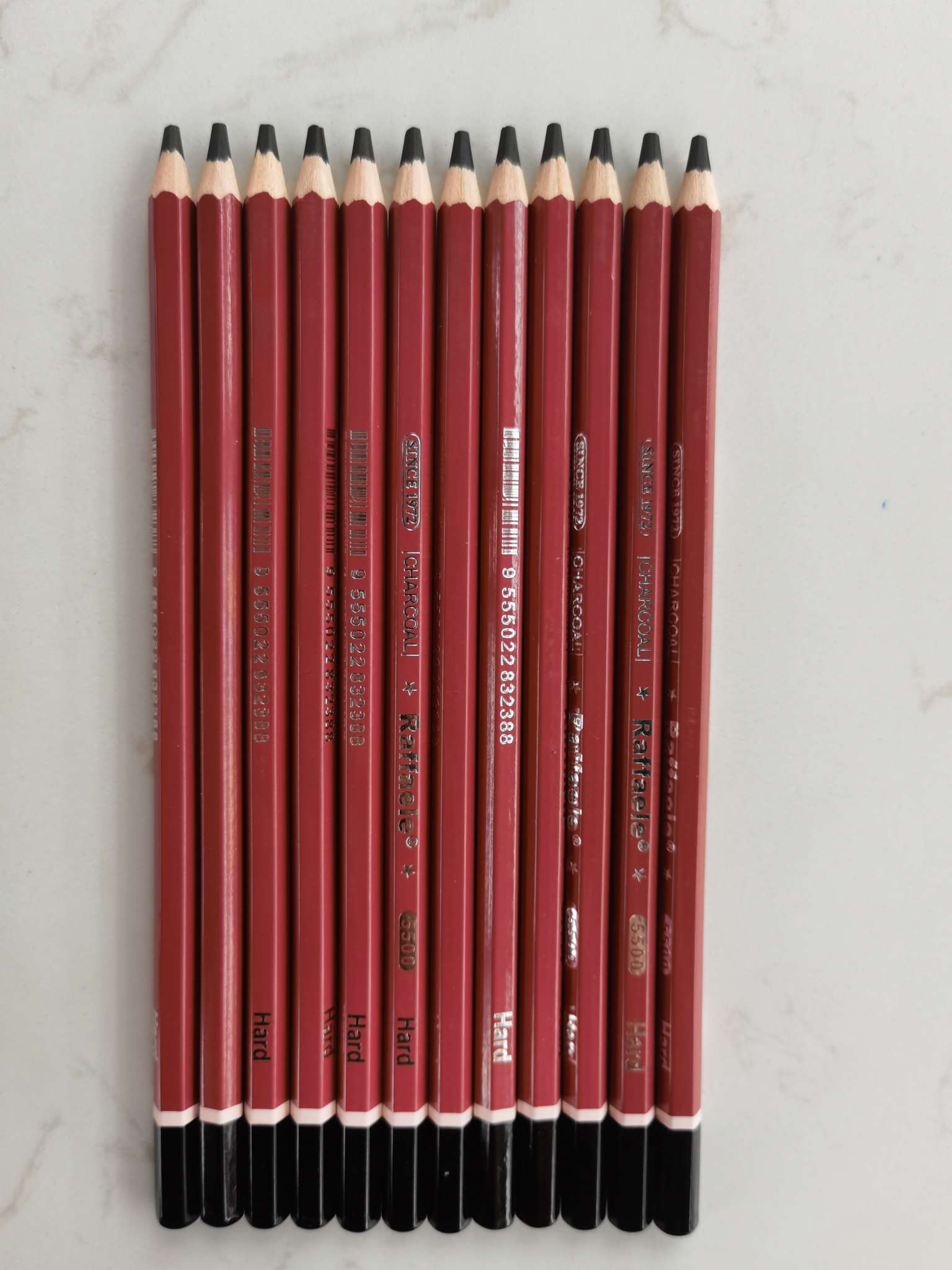 高品质软、中、硬素描绘画用黑炭素笔细节图