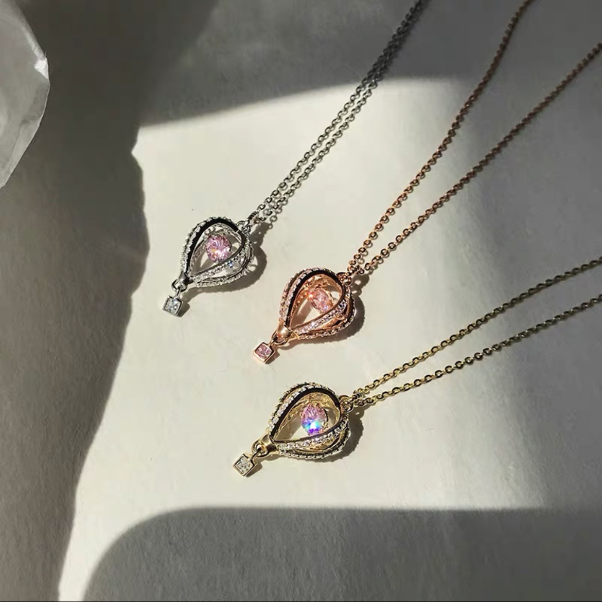 Hot air balloon clavicle chain