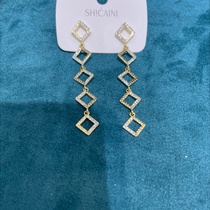 Micro-fringed earrings