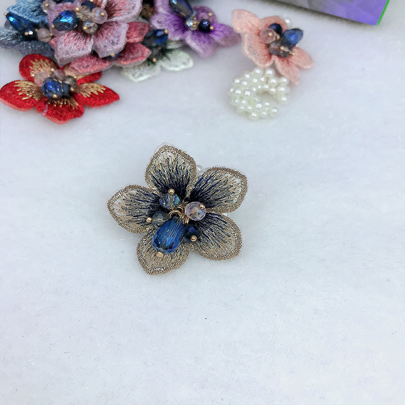 diy clothing accessories, chest ornaments, hair clips, silk scarves, hat ornaments, earrings, shoes, and accessories with large five-braided flowers Application Scenario