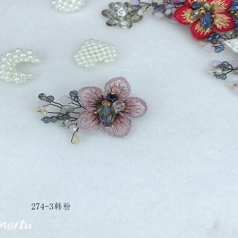 Embroidered small five-petal flower retro diy clothing accessories, brooches, hairpins, scarves, hats, earrings, shoes, accessories Item Picture