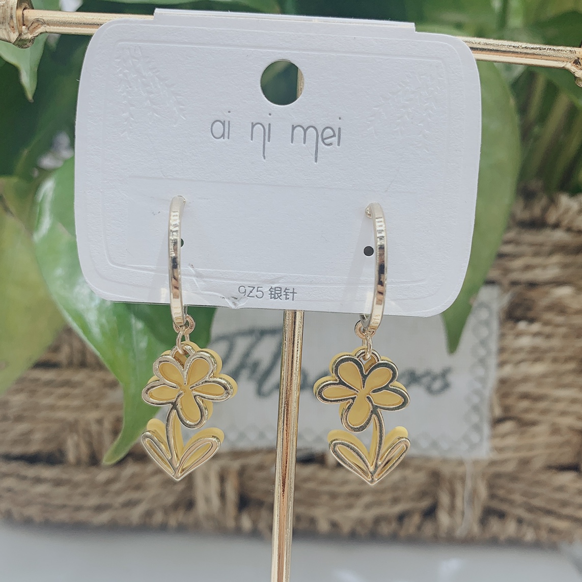 Silver needle earrings 2021 trendy, sweet and versatile, anti-allergy earrings suitable for women with round faces to look slimmer. Wholesale