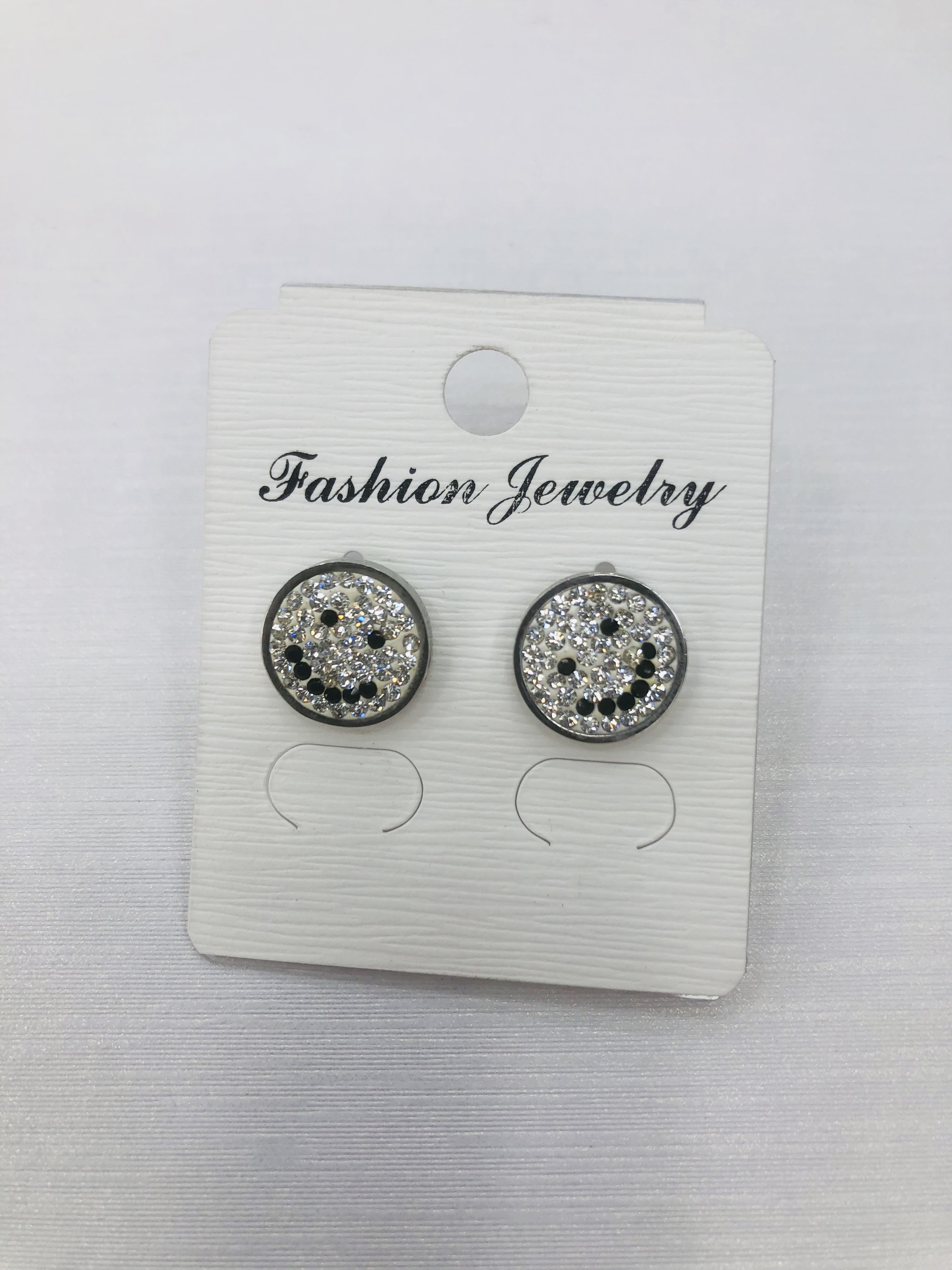 Small and simple Korean-style stainless steel ear studs for girls 19 Application Scenario