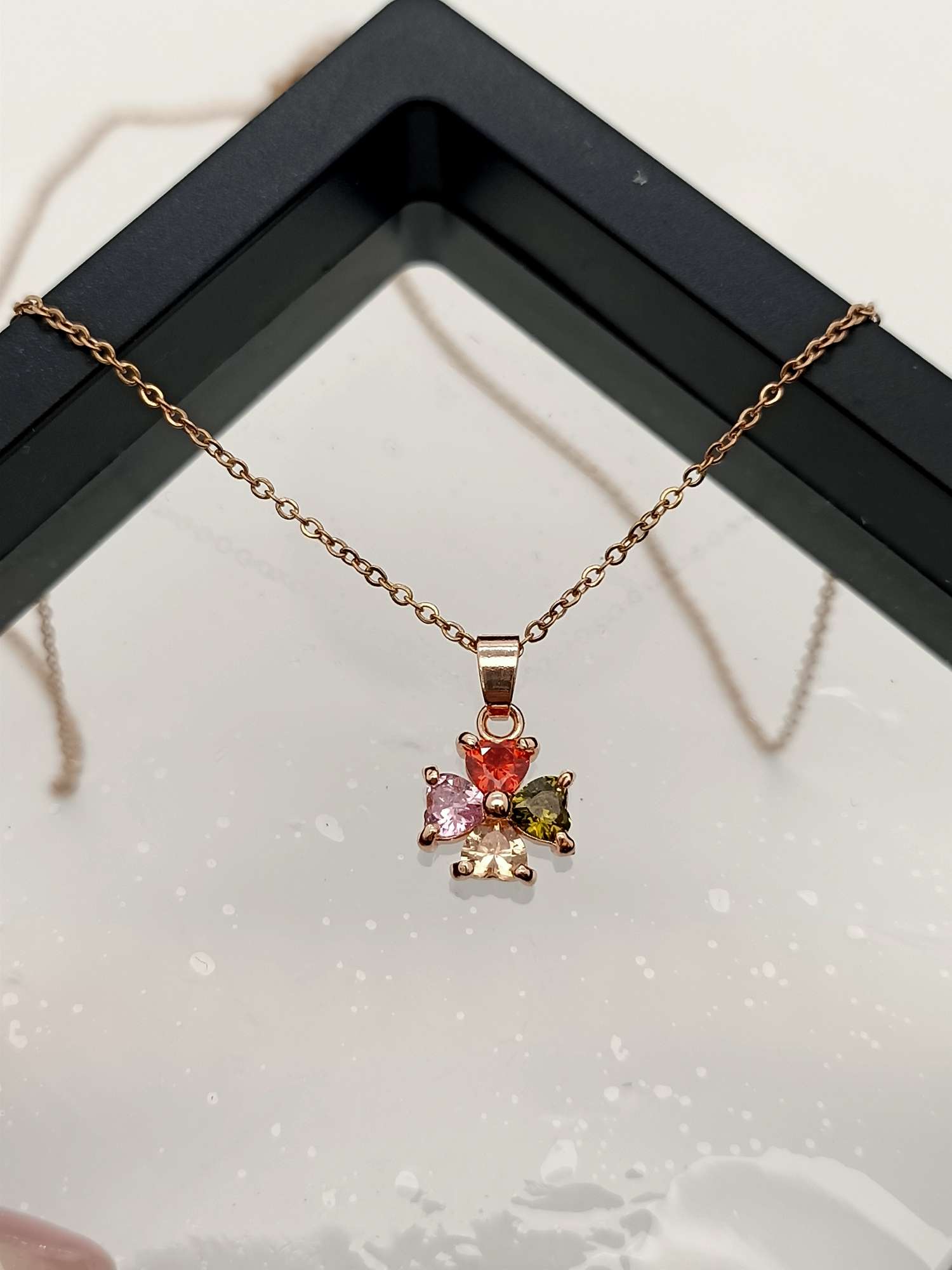 Rose gold snowflake necklace Specification image