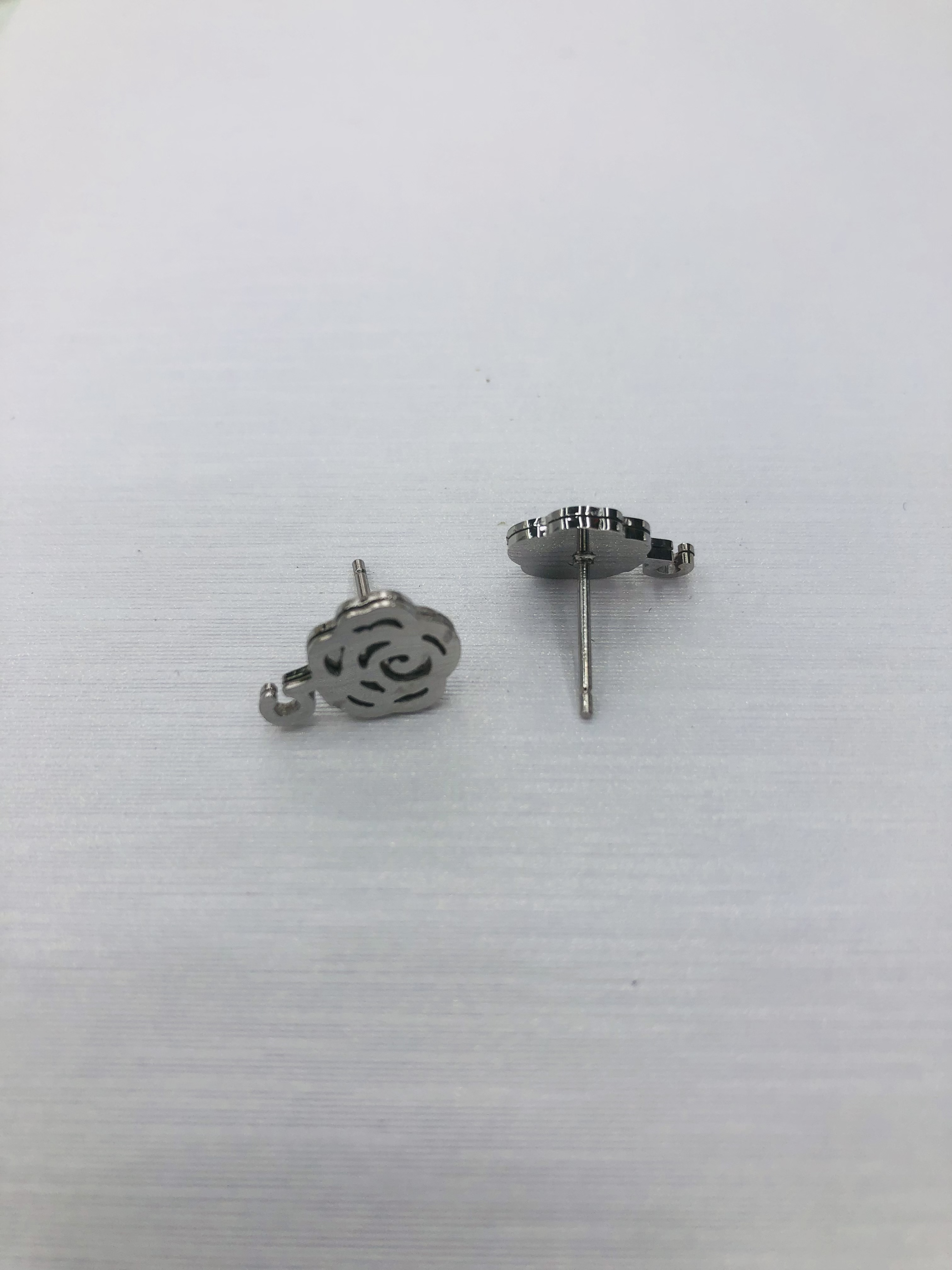 Small and simple Korean-style stainless steel ear studs for girls 12 details Picture