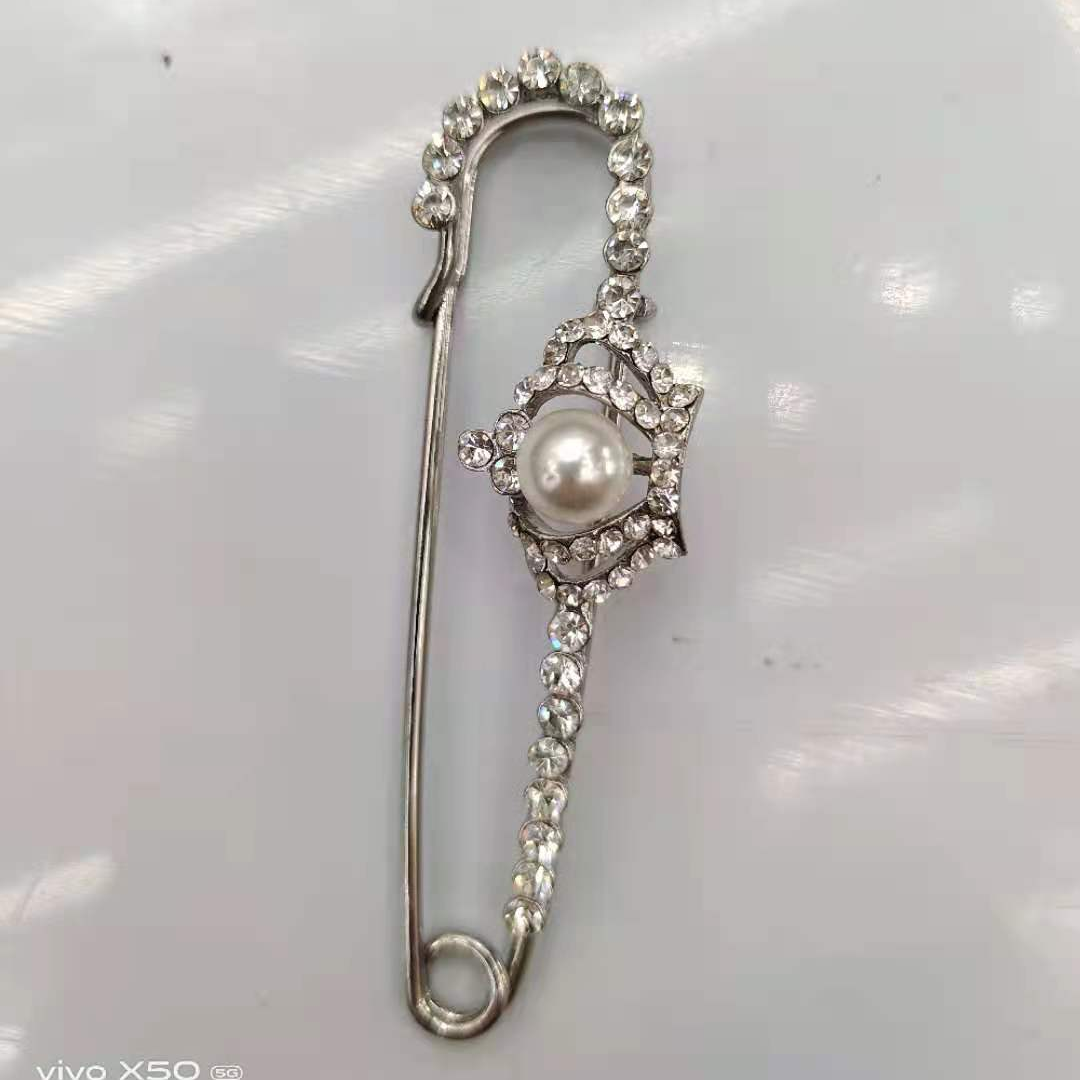 Fashion pin 640