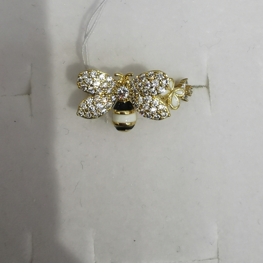 Bee ring looks good