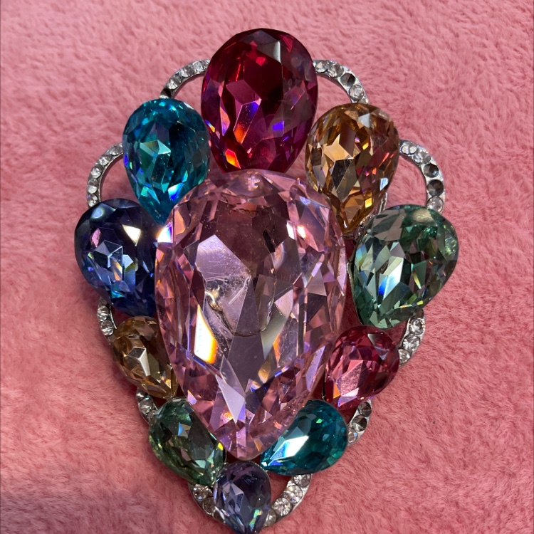Austrian crystal horse eye brooch